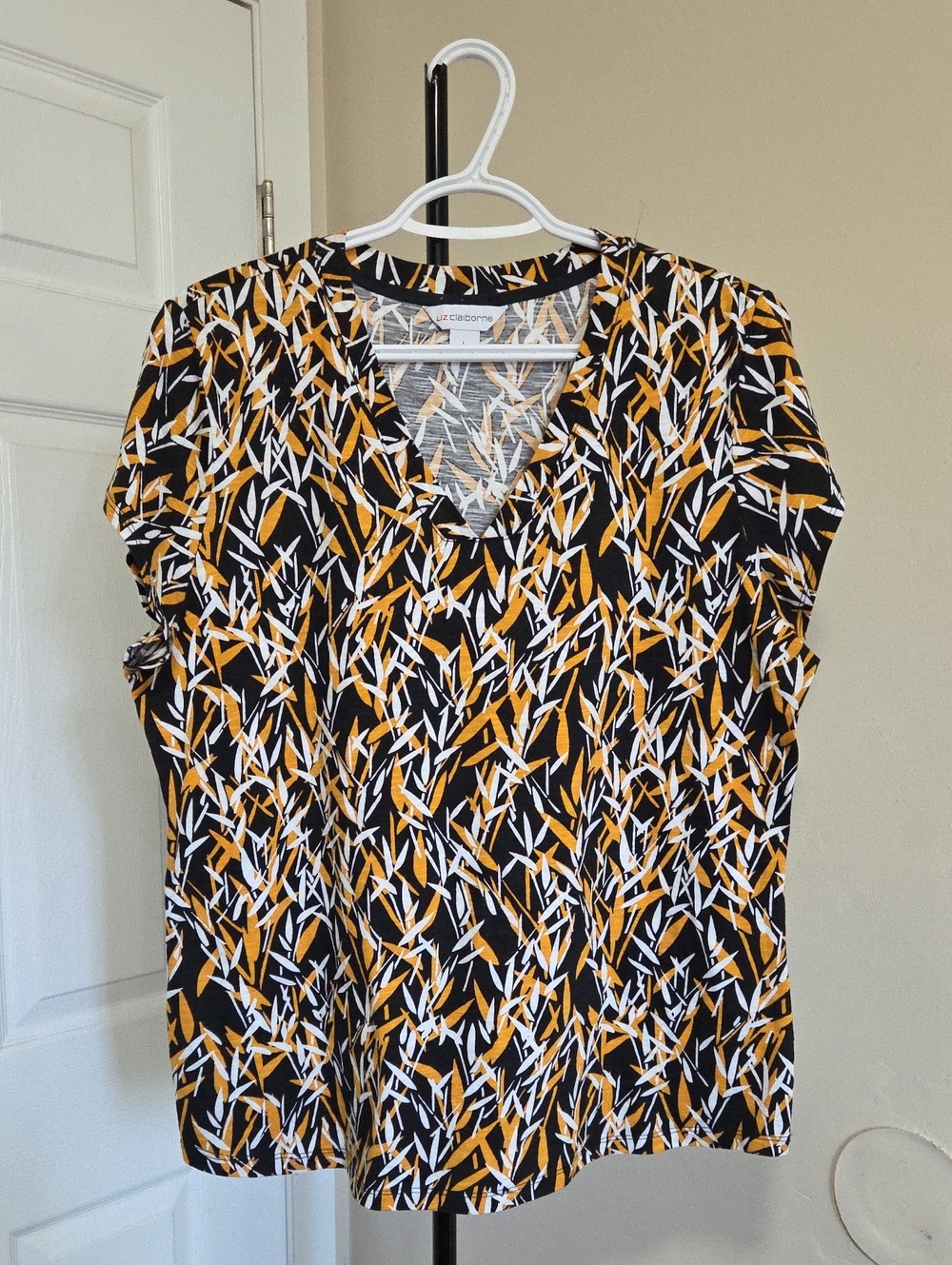 Liz Claiborne Black & Mustard Print V-Neck Women's Top